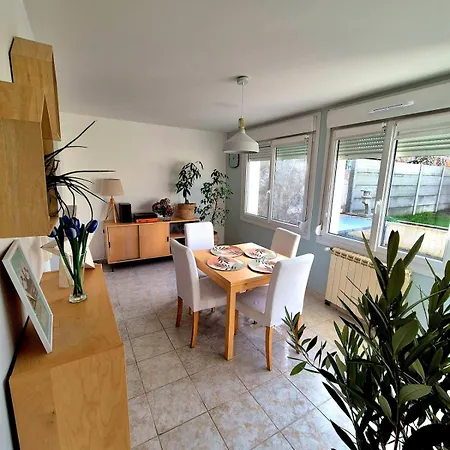 Nyaraló Maison Neuvilloise- Proche Cambrai, Douai