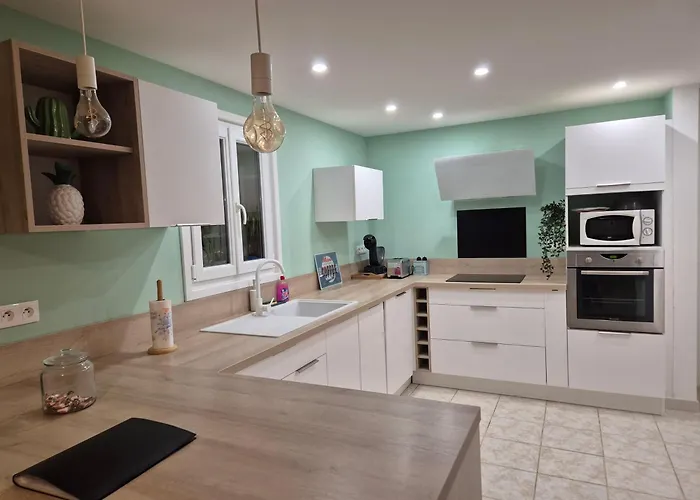 Maison Neuvilloise- Proche Cambrai, Douai Hébergement de vacances *